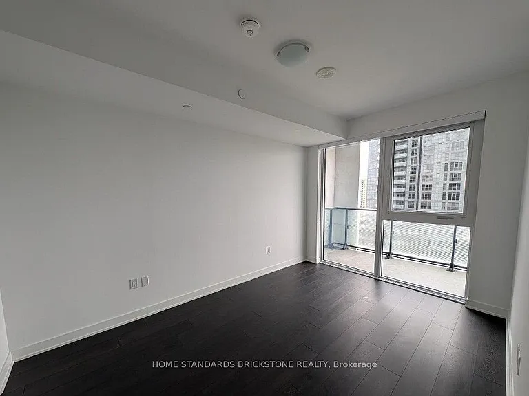 95 Oneida Cres #810 — Photo 9