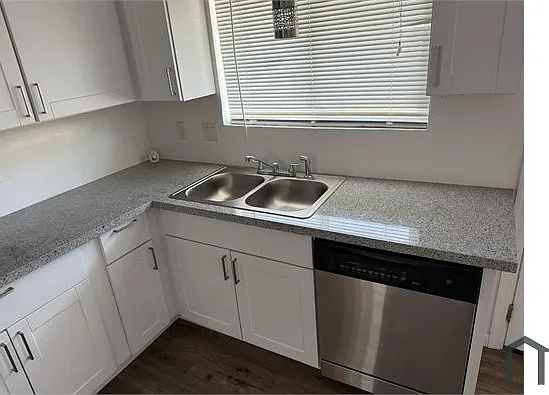 715 W Cinnabar Ave #5 — Photo 5