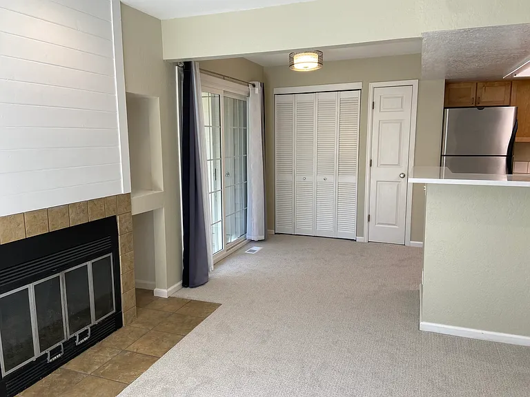 6076 Gunbarrel Ave #E — Photo 4