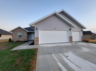 548 E Melton Rd, Ozark, MO 65721