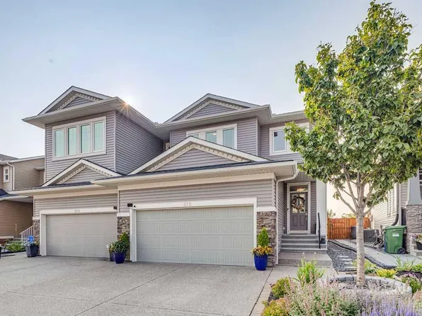 212 N Evansglen Close NW, Calgary, AB T3P 0P2