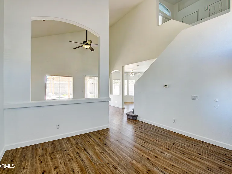 1550 N Sunset Pl — Photo 3