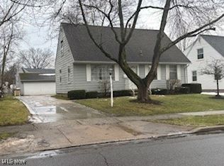 3196 8th St, Cuyahoga Falls, OH