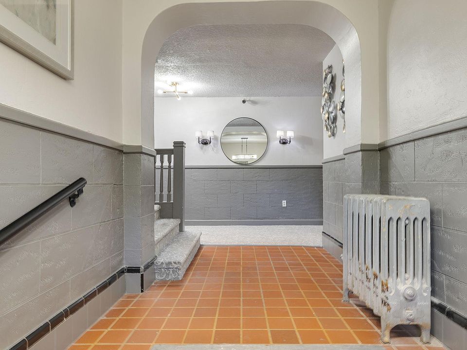 1st image of 2516 N Hudson Ave APT 201