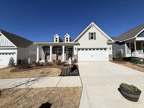 1014 Mapletree Ln Photo 1