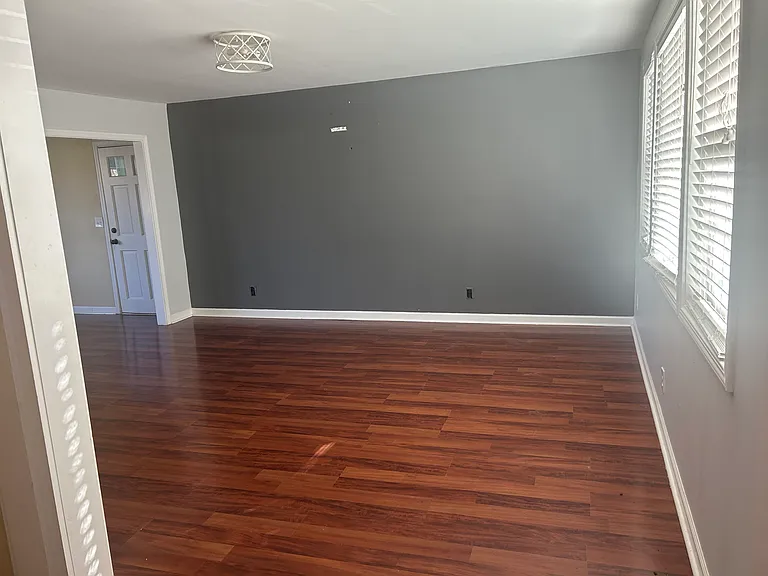 390 Fawn Dr — Photo 3