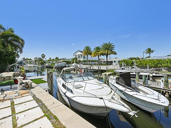 4th image of 605 Inlet Road