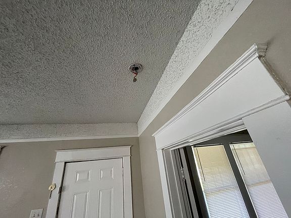 4th image of 402 Sayles Blvd