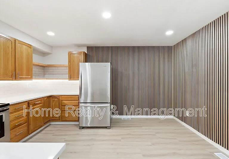 11731 Sherman St — Photo 3