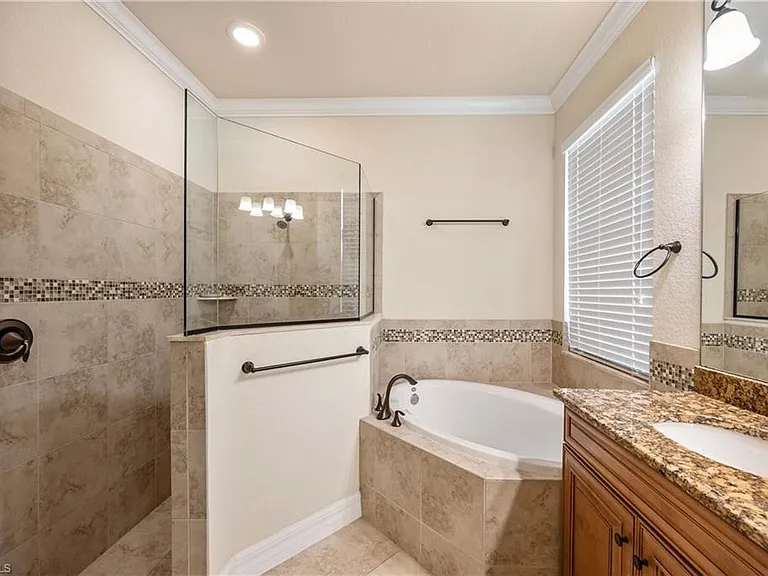 9234 Veneto Pl — Photo 19
