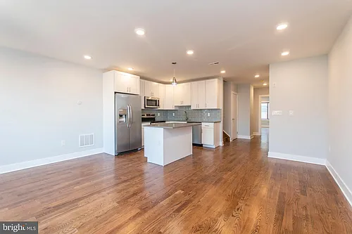 814 N Uber St #6 Photo 1