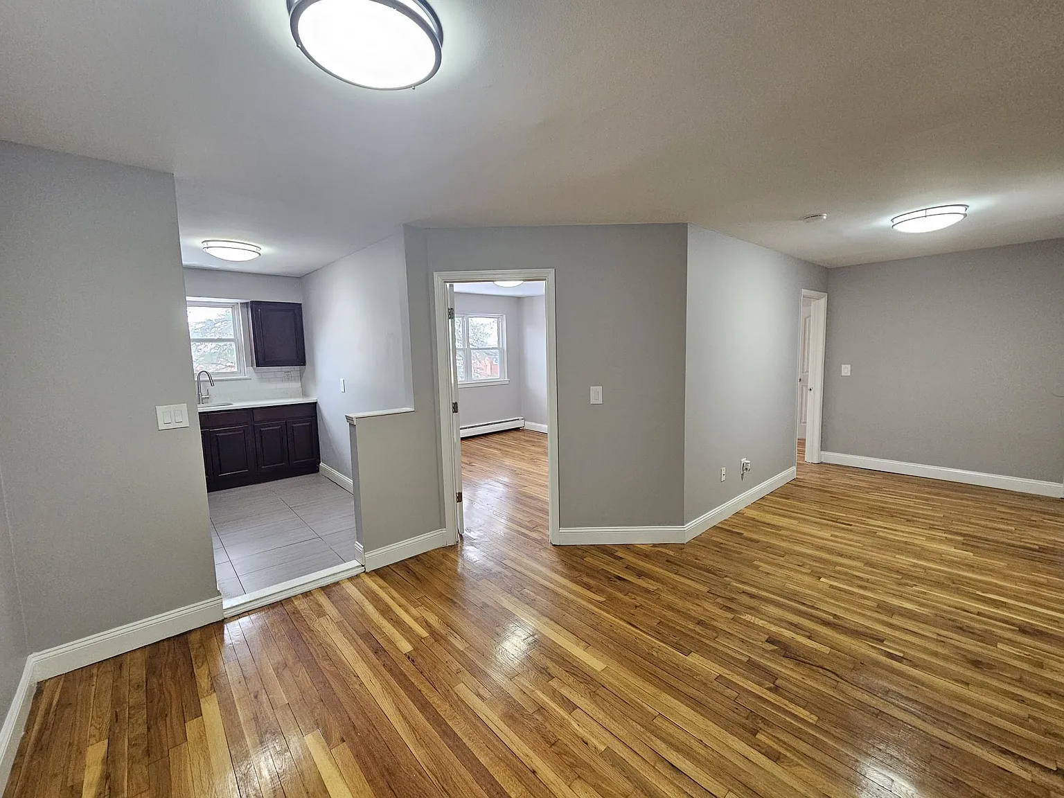2 bed, 1100 sqft, $2,100 — Photo 4