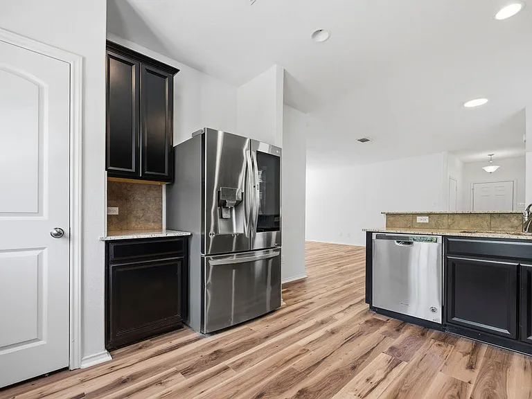 333 La Dera Dr — Photo 7