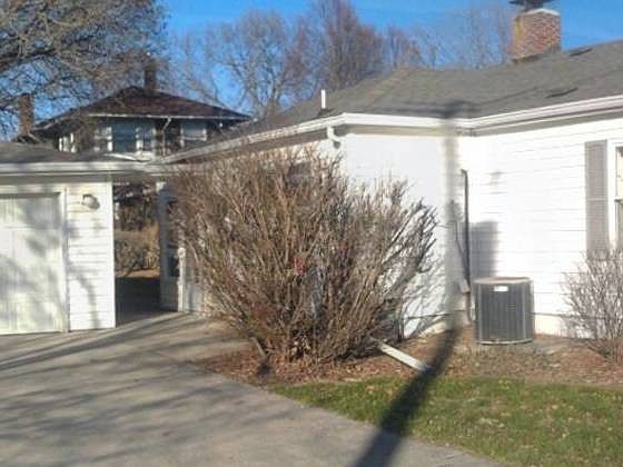 1st image of 120 SE 4th St