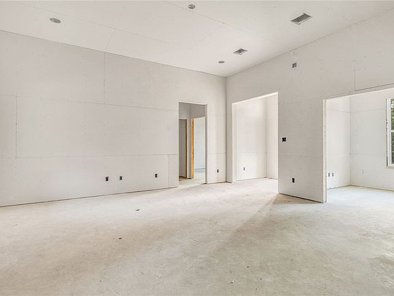 4th image of 1931 Lone Star Ln