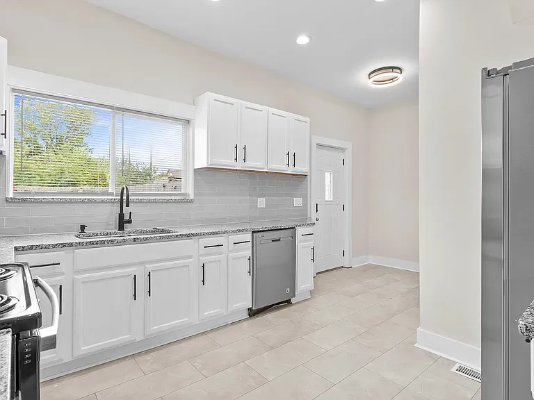 248 W Morris St #1 — Photo 7