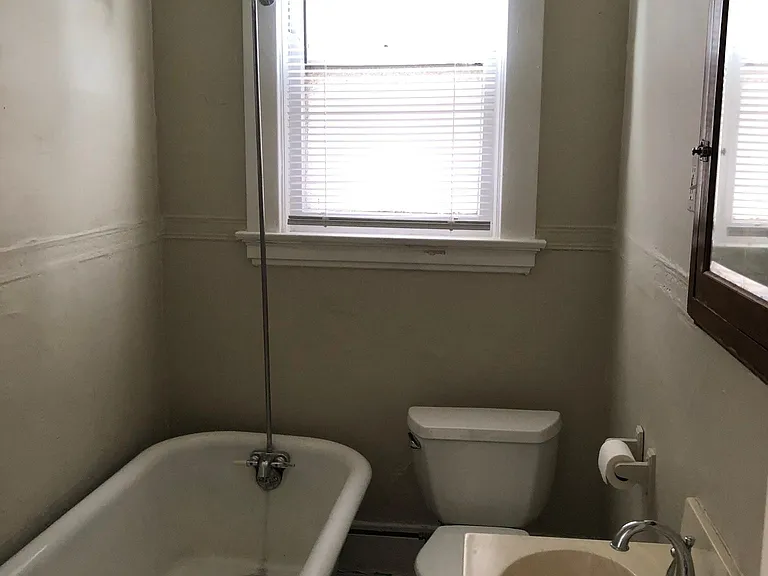 Claw Tub
