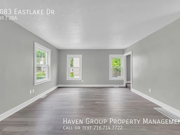 1083 Eastlake Dr — Photo 5