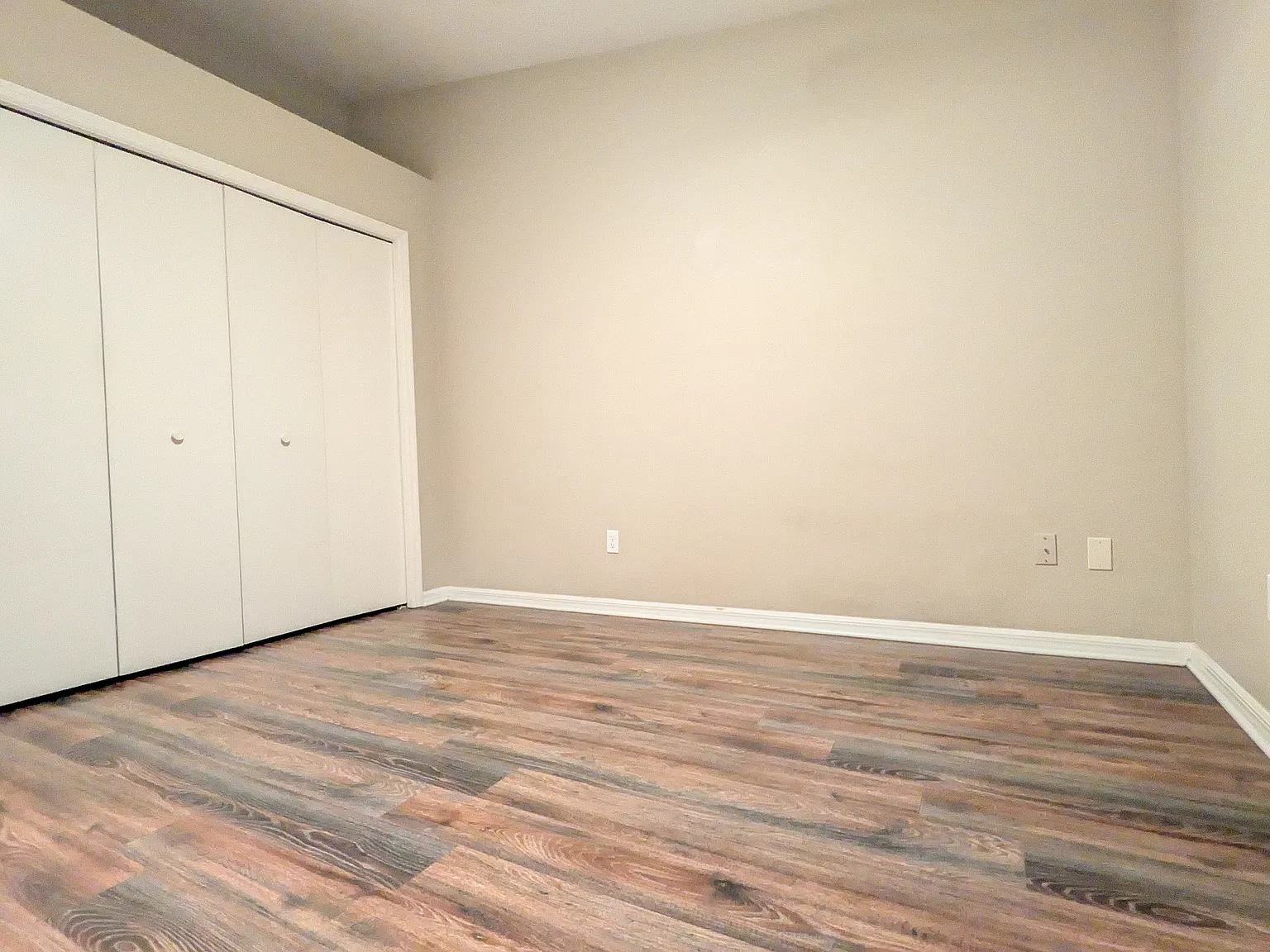 3 bed, $700 — Photo 2