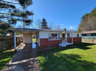 28 Putnam St, Waynesville, NC 28786