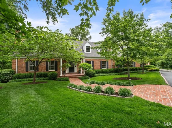 33 Gouvenor Ln, Saint Louis, MO 63124