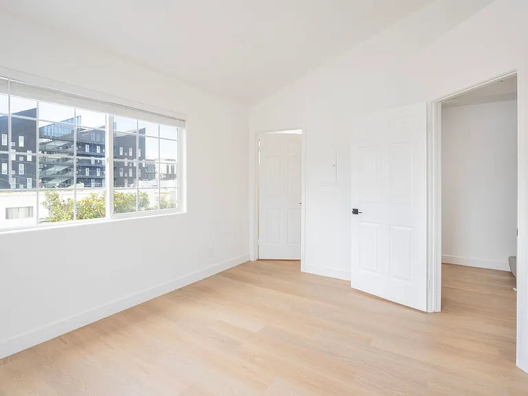 Discover Modern Townhome Living in Palms - 1 & 2 Bedrooms Available, Moments from Culver City! — Photo 17