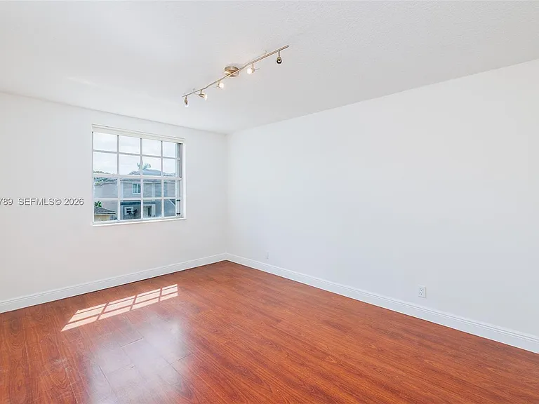 305 S Ketch Dr — Photo 18