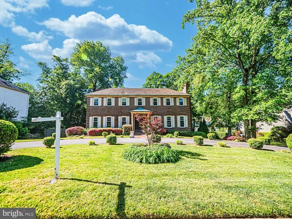 3901 Locust Ln, Alexandria, VA 22310