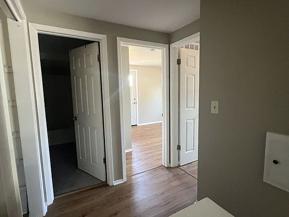 4th image of 549-551 11th Ave #549