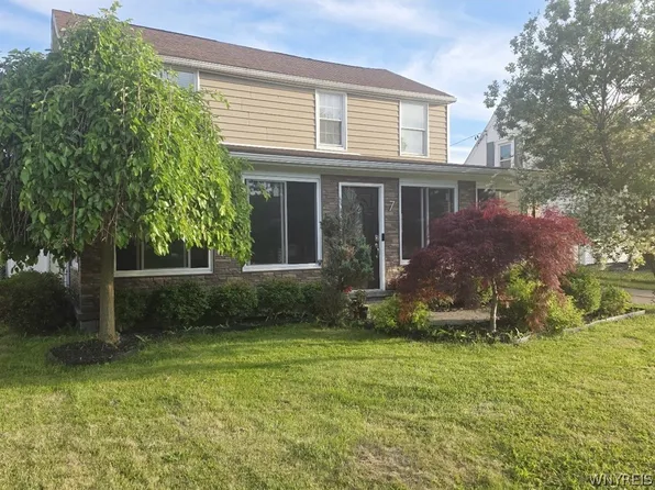 7 Lindbergh Ct, Buffalo, NY 14225