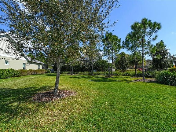 5th image of 104 Avens Dr