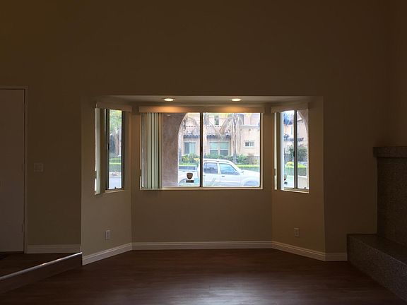 Livng room bay window