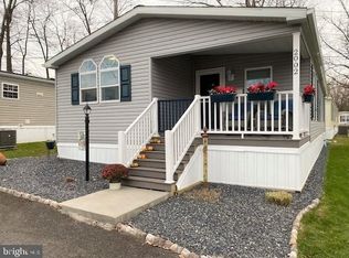 2002 Perilli Dr, Telford, PA 18969