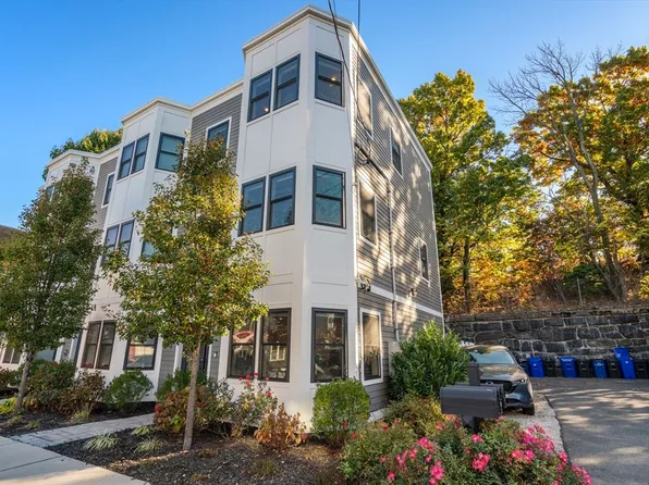 50 Robey St #50, Roxbury, MA 02119