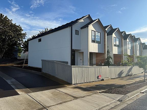 2nd image of 12049 SE 5th St