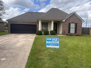 107 Burke St, Youngsville, LA 70592