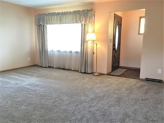5th image of 3802 Ivanhoe Dr