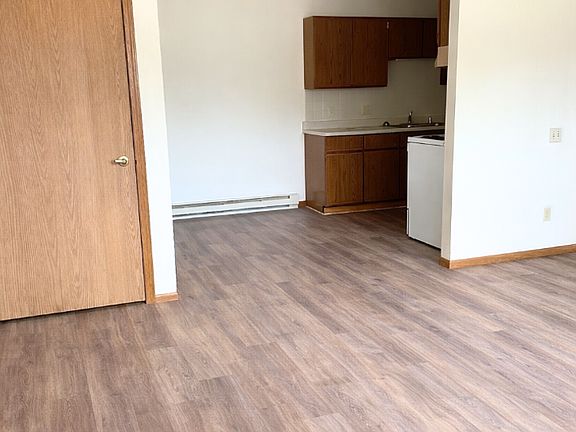 3rd image of 101 Sharon St #1