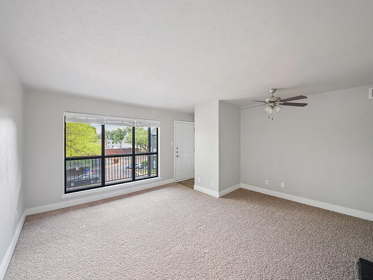 Avondale Parc @ Bellmar — Photo 21