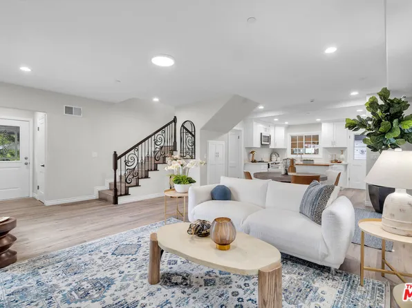 1151 N Meadows Ave, Manhattan Beach, CA 90266