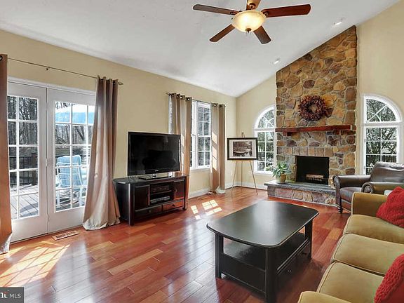 3rd image of 109 Stonestep Ct
