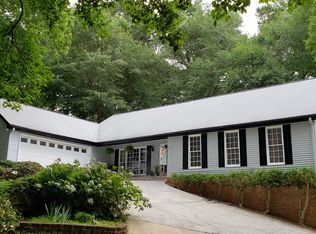 3845 Hunting Ridge Dr, Lilburn, GA 30047