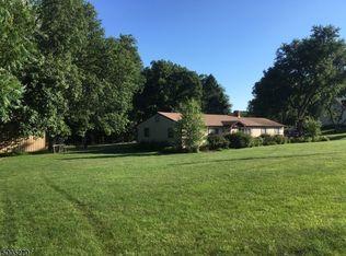 14 Osmun Rd, Columbia, NJ 07832