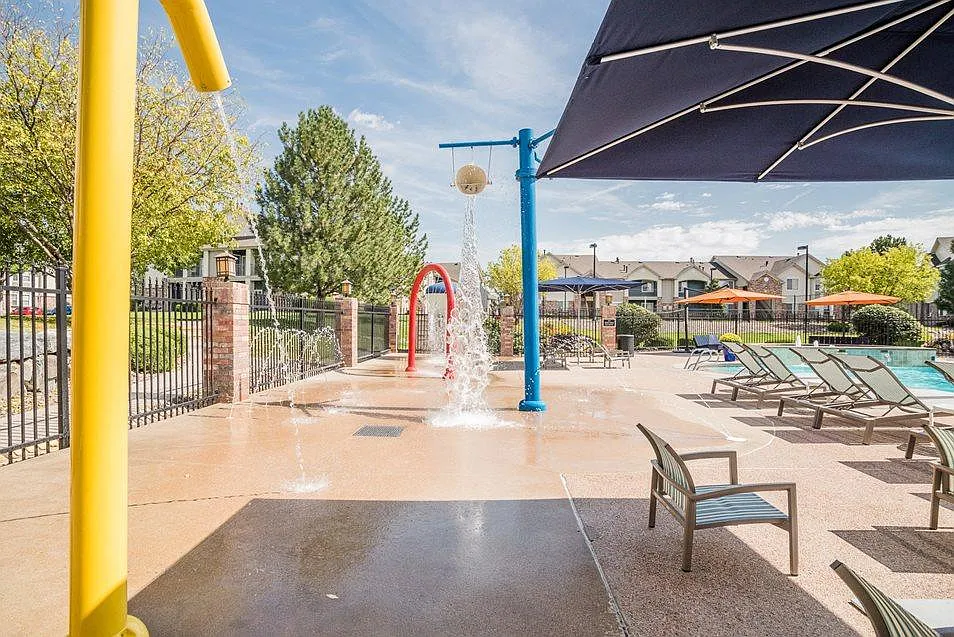 Regatta Apartments — Photo 2