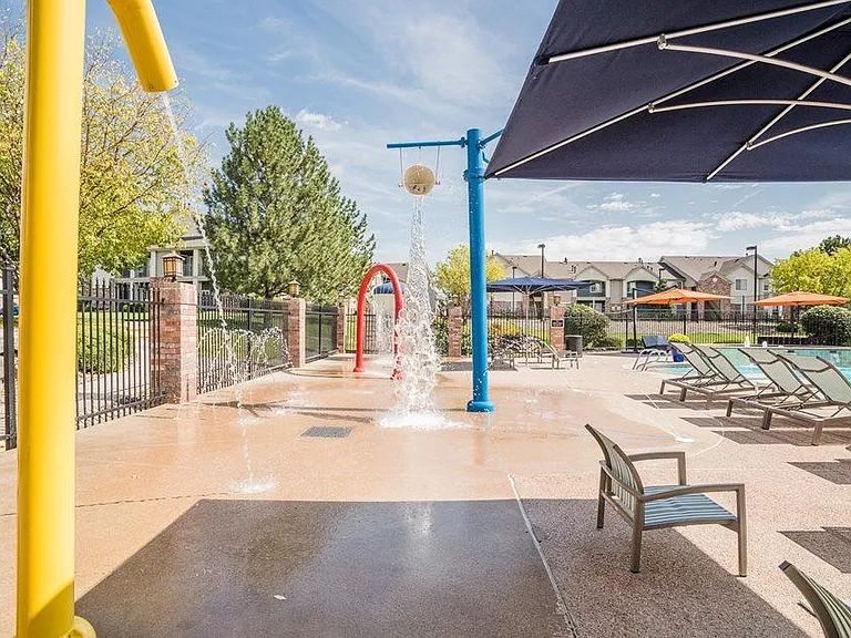 Regatta Apartments — Photo 2