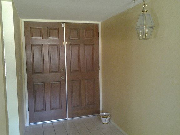 4th image of 2600 S Dollner St
