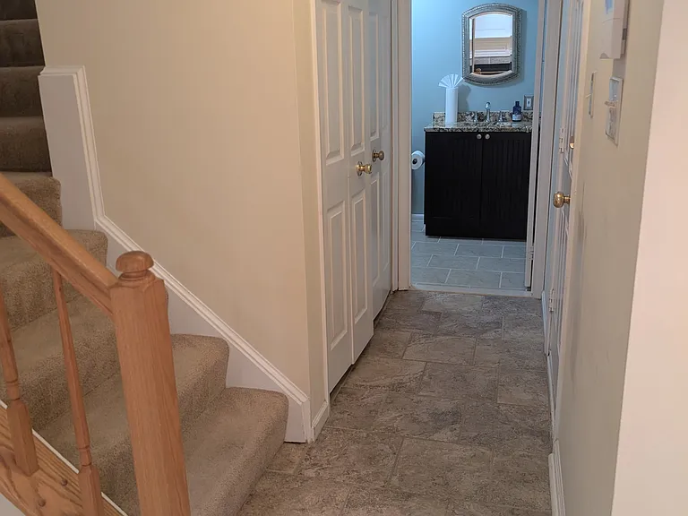 11908 Matthews Ct — Photo 26