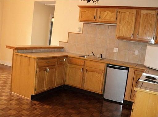 4th image of 923 Saint Philip St APT A