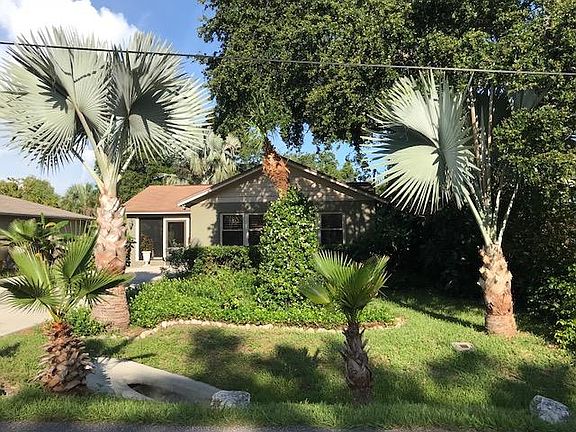 Front view of home