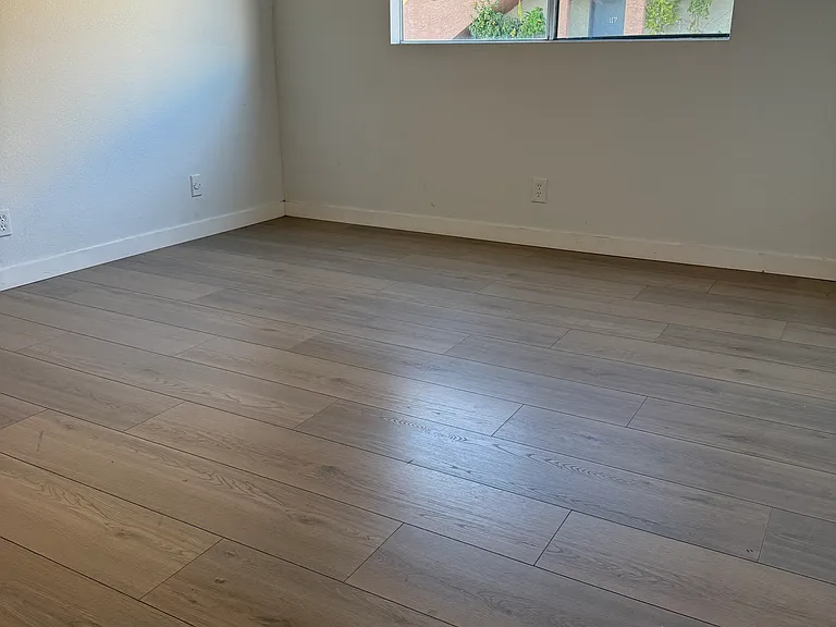 14141 Erwin St #6 — Photo 9
